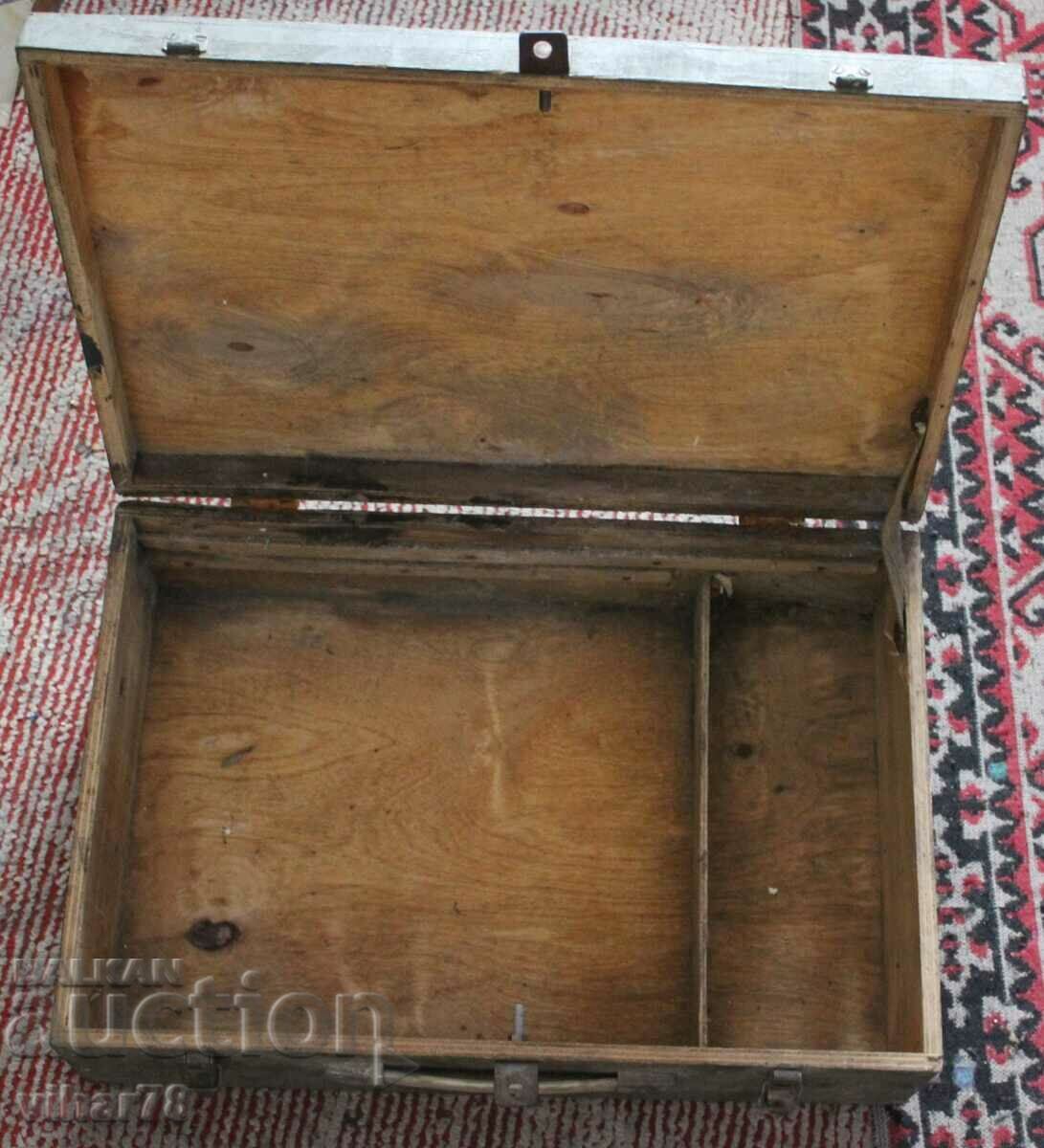 OLD WOODEN SUITCASE - 6