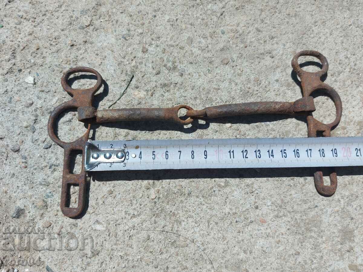 Delivery of OLD HANDMADE WAVES WEDDINGS Delivery of OLD HANDMADE WAVES WEDDINGS