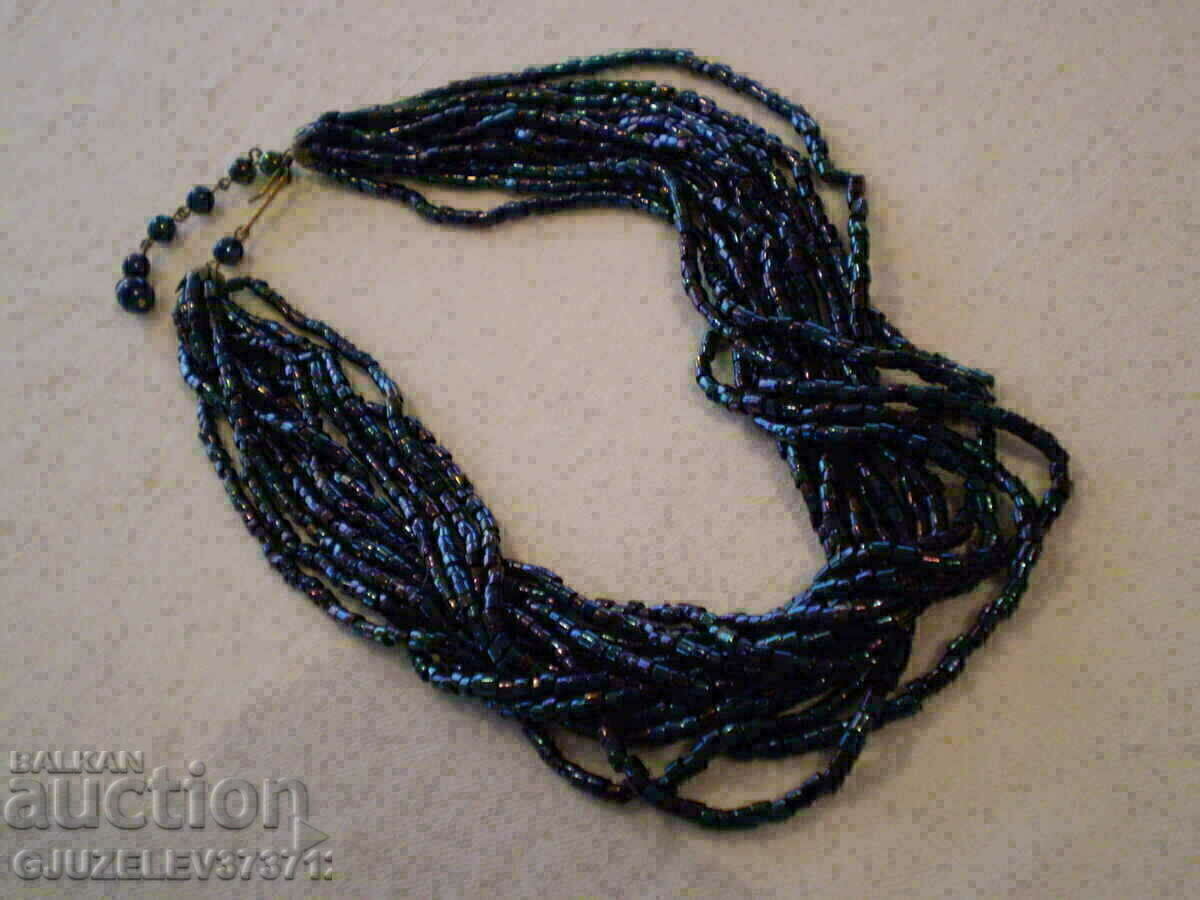 Old lady's glass bead necklace - 7 Old lady's glass bead necklace - 7