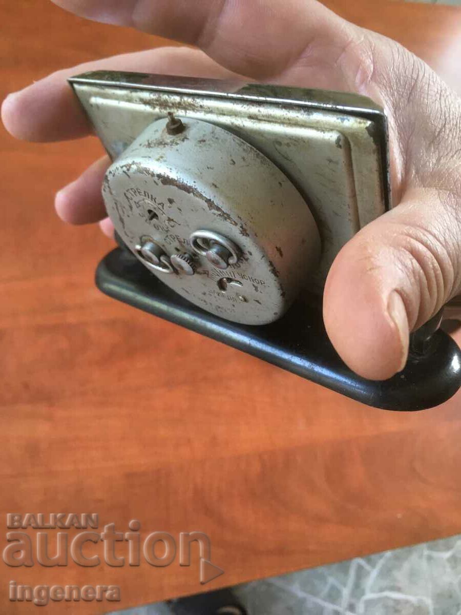 WATCH TABLE "PIONEER" USSR-DOES NOT WORK - 5 WATCH TABLE "PIONEER" USSR-DOES NOT WORK - 5