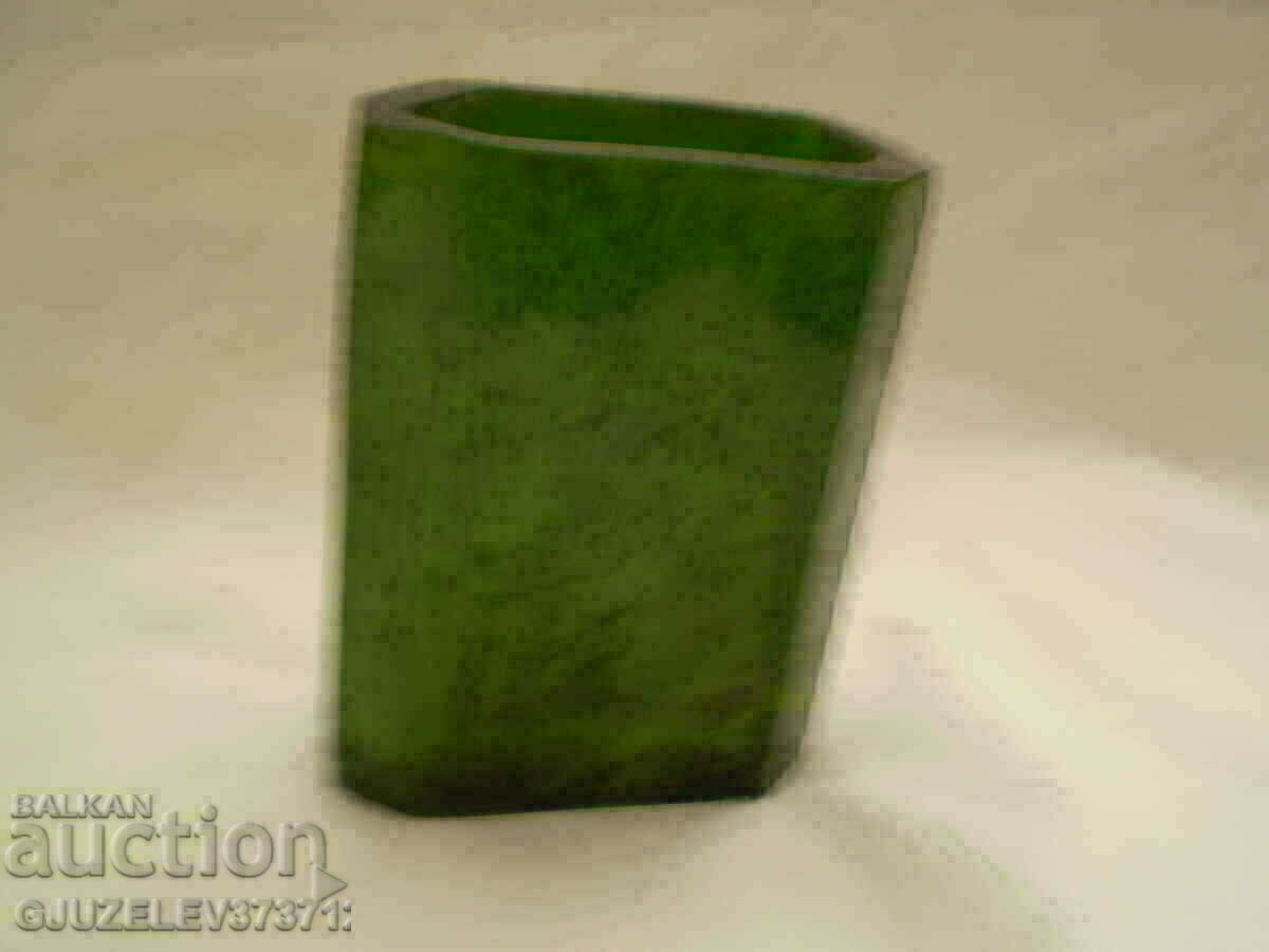 Auction  Green vase catalin USSR