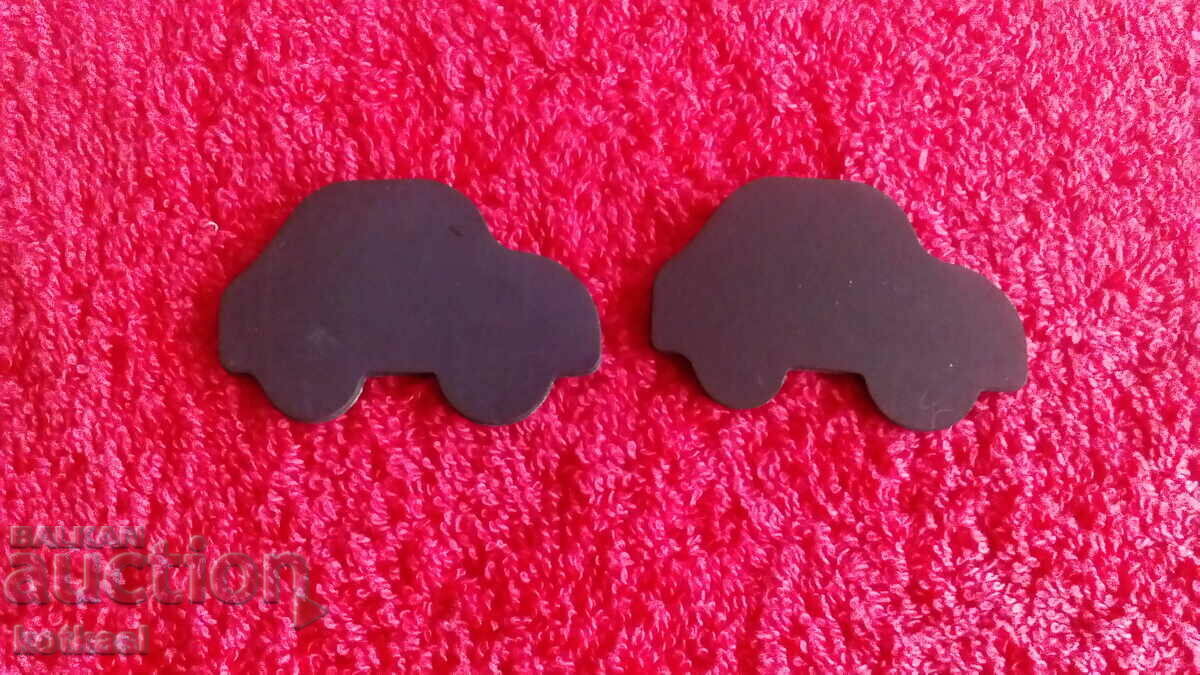 Auction Souvenirs Lot 2 pcs metal fridge magnets Cars cars Auction Souvenirs Lot 2 pcs metal fridge magnets Cars cars