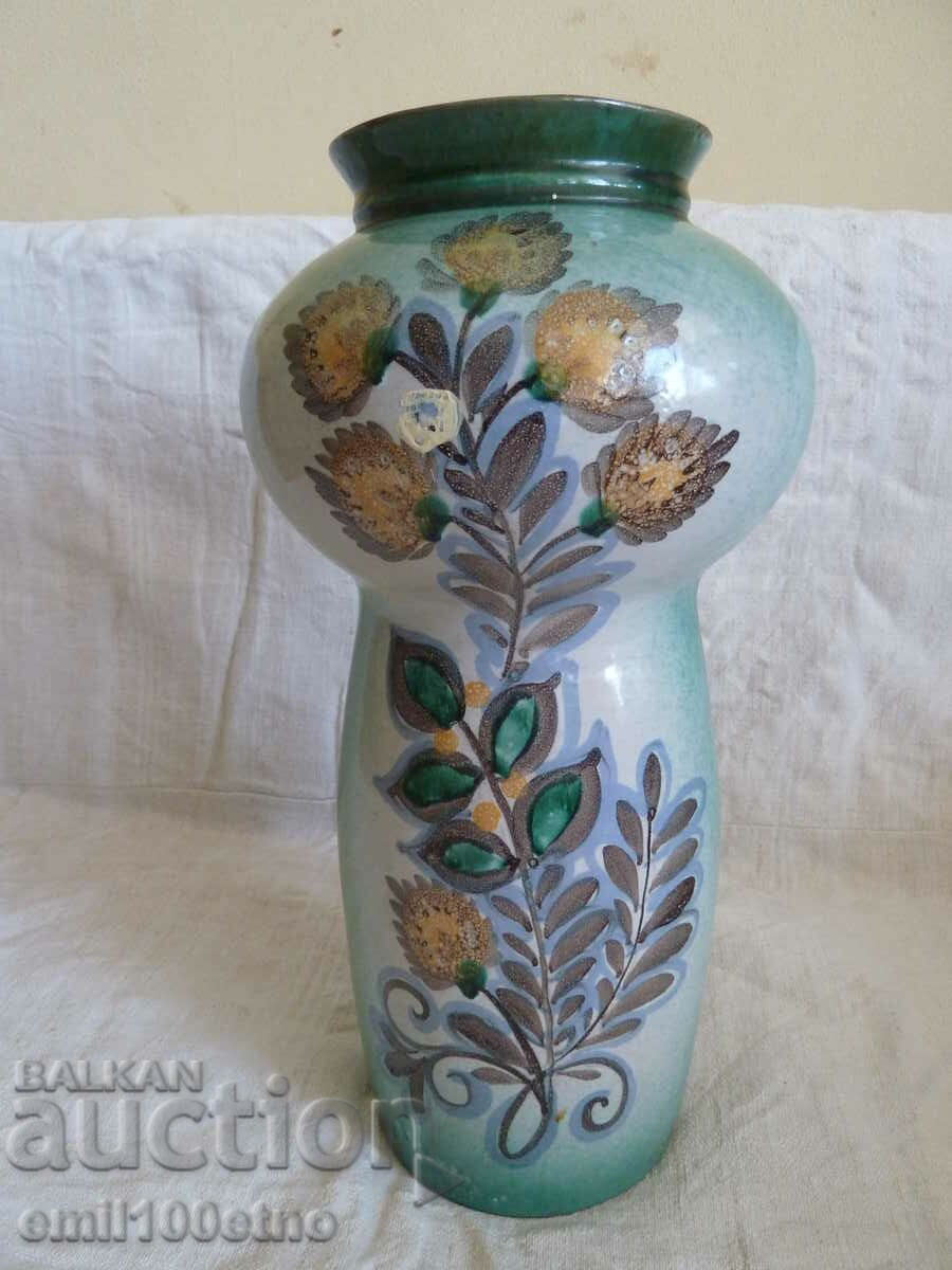 Large beautiful vase hand-painted ceramics with price 20.00 BGN | € 10.23 Large beautiful vase hand-painted ceramics with price 20.00 BGN | € 10.23