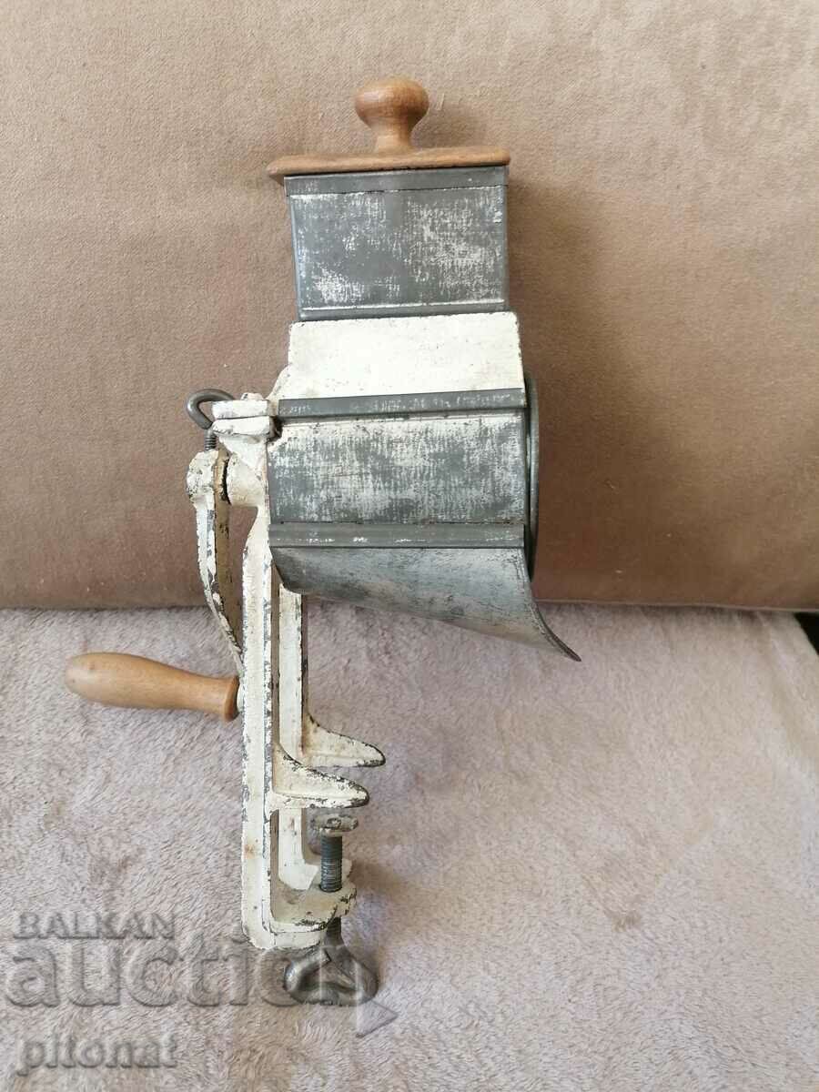 Μεγάλος μύλος παξιμαδιών αντίκες ΑΥΣΤΡΙΑ με τιμή 55.00 BGN | € 28.12 Μεγάλος μύλος παξιμαδιών αντίκες ΑΥΣΤΡΙΑ με τιμή 55.00 BGN | € 28.12