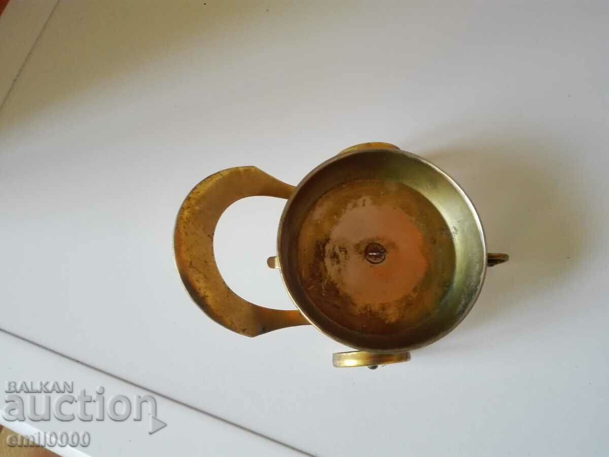 Ορειχάλκινη σχάρα κρασιού. με τιμή 19.99 BGN | € 10.22 Ορειχάλκινη σχάρα κρασιού. με τιμή 19.99 BGN | € 10.22