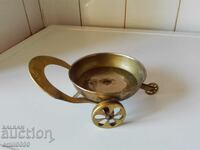 Месингова поставка за вино.