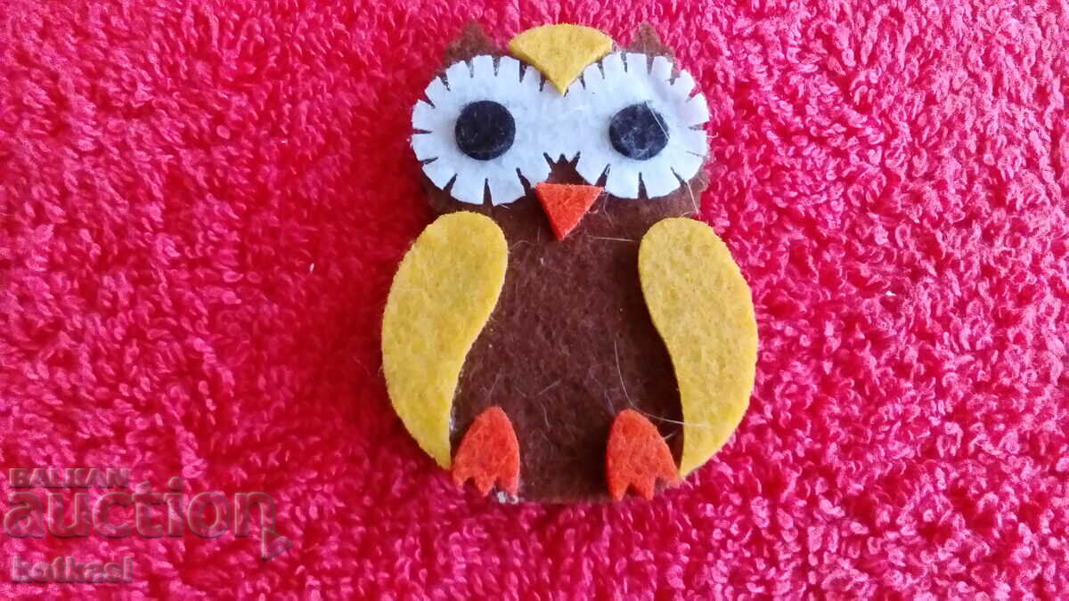 Delivery of Souvenir Fridge Magnet Owl Delivery of Souvenir Fridge Magnet Owl