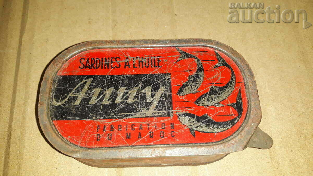 antique tin box CASABLANCA