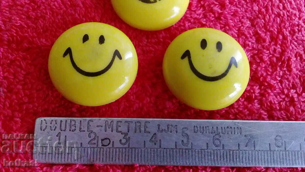 Souvenirs Lot 3 pcs. Fridge magnets Smiles with price 3.50 BGN | € 1.79 Souvenirs Lot 3 pcs. Fridge magnets Smiles with price 3.50 BGN | € 1.79