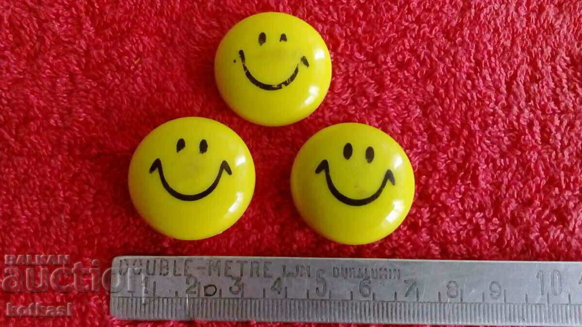 Souvenirs Lot 3 pcs. Fridge magnets Smiles