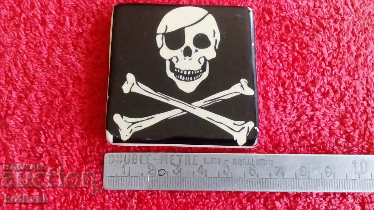 Αναμνηστικά κεραμικά Μαγνήτης ψυγείου Pirate Skull