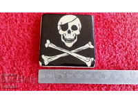 Souvenir ceramics Fridge magnet Pirate Skull