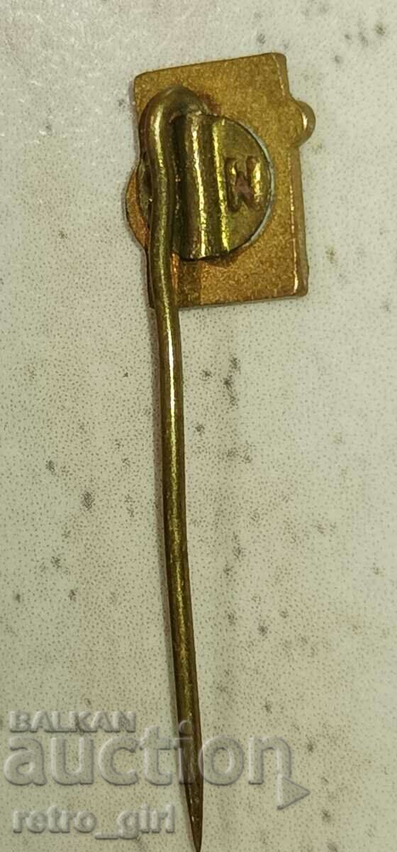 I am selling an old award badge, a badge! with price 7.00 BGN | € 3.58 I am selling an old award badge, a badge! with price 7.00 BGN | € 3.58