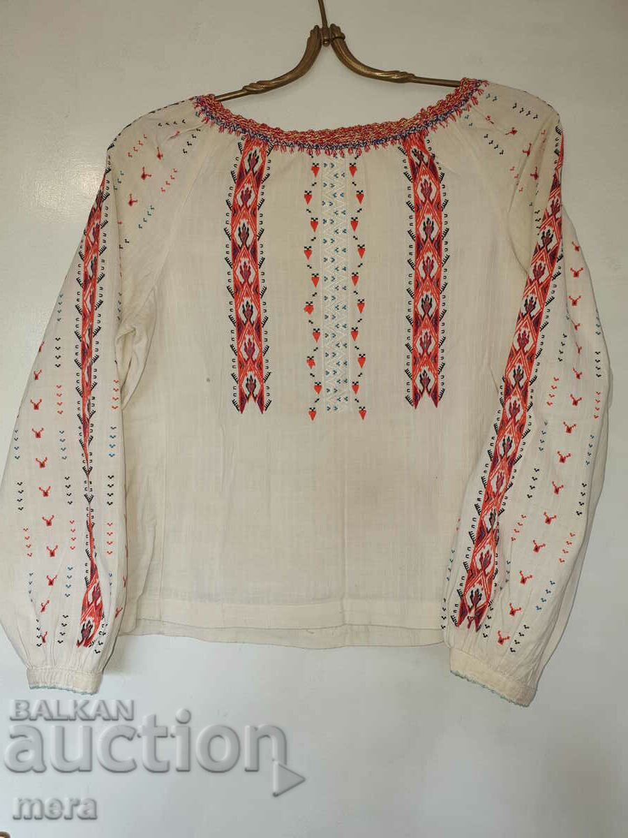 Authentic costume shirt with price 110.00 BGN | € 56.24 Authentic costume shirt with price 110.00 BGN | € 56.24