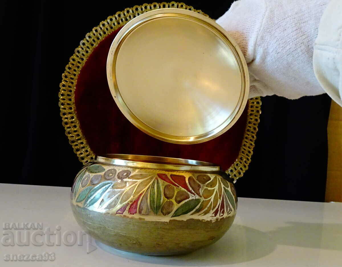 Bronze jewelry box, sugar bowl, cloisonné enamel with price 89.00 BGN | € 45.50 Bronze jewelry box, sugar bowl, cloisonné enamel with price 89.00 BGN | € 45.50