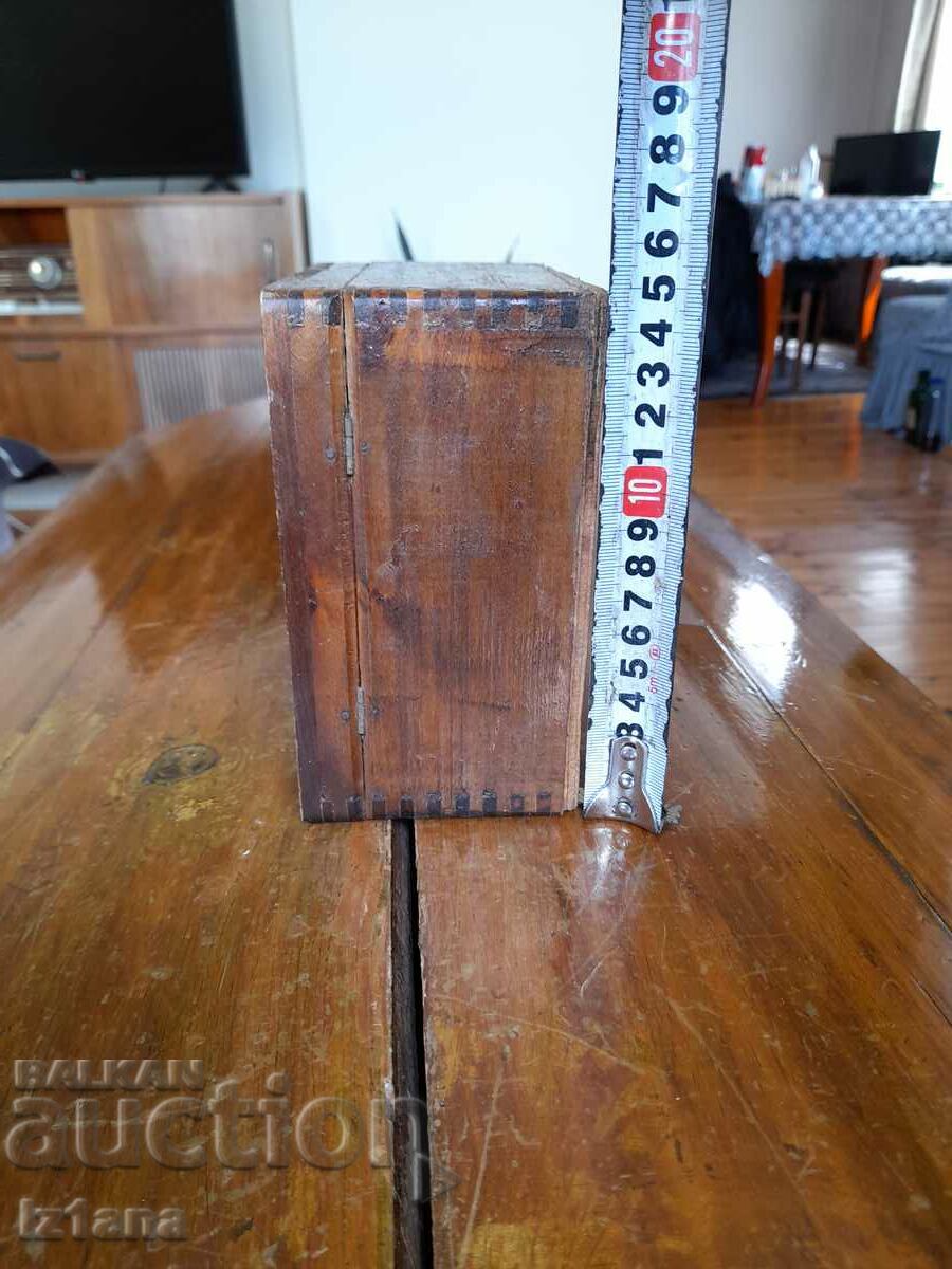 Delivery of Old watch case Delivery of Old watch case