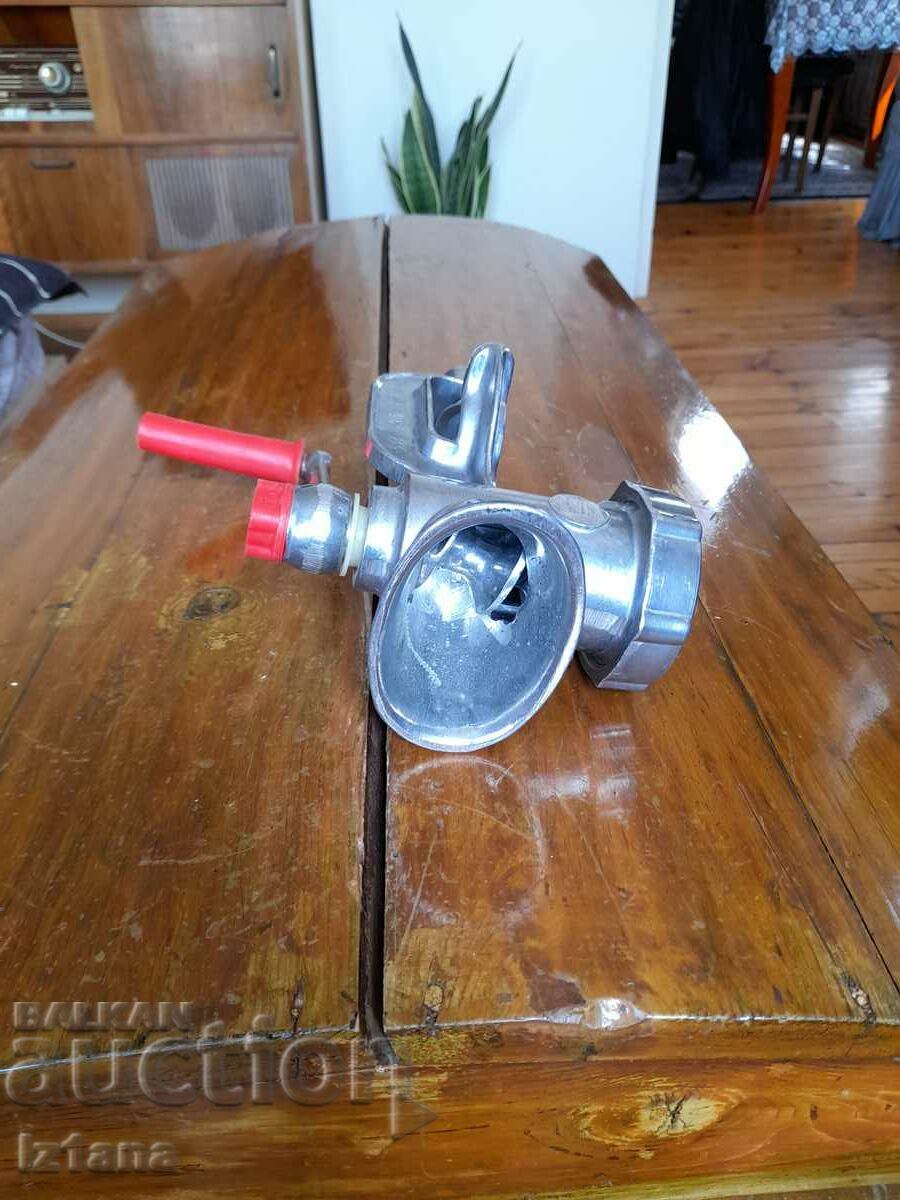 Old aluminum meat grinder with price 35.00 BGN | € 17.90 Old aluminum meat grinder with price 35.00 BGN | € 17.90