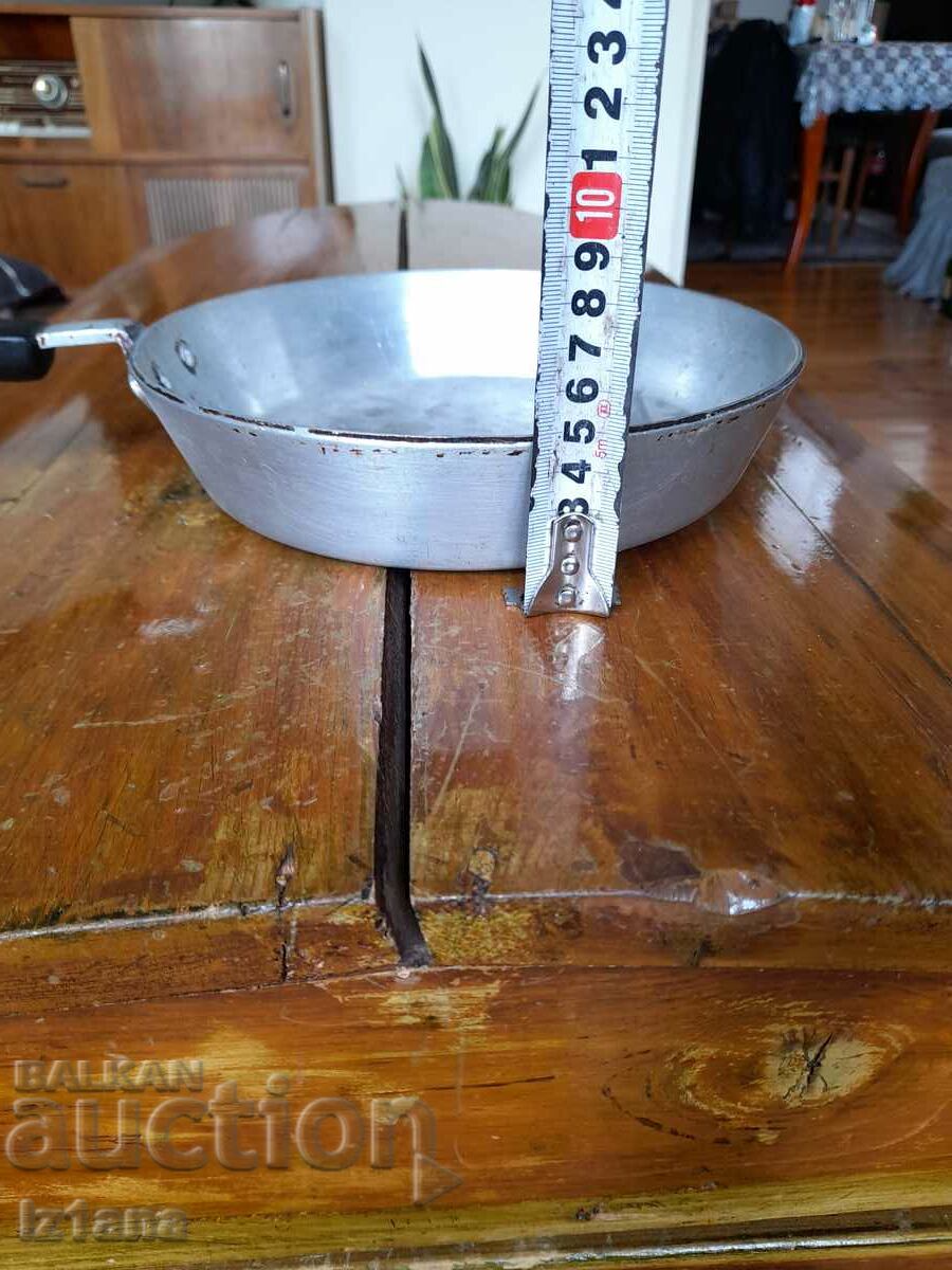 Old aluminum pan with price 20.00 BGN | € 10.23 Old aluminum pan with price 20.00 BGN | € 10.23