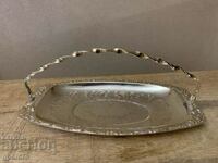 Όμορφο παλιό μεταλλικό κουτί