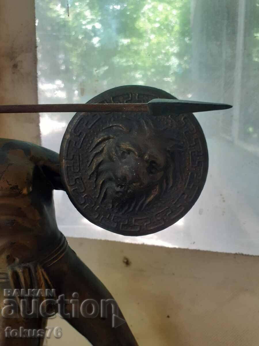 Стара голяма метална статуетка на Леонид с цена 180.00 лв. | € 92.03 Стара голяма метална статуетка на Леонид с цена 180.00 лв. | € 92.03