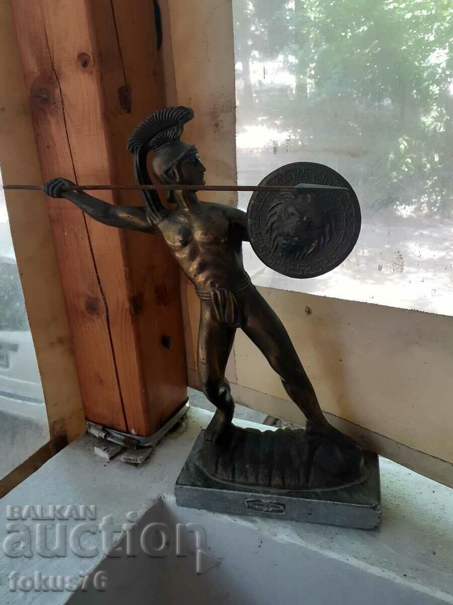 Стара голяма метална статуетка на Леонид