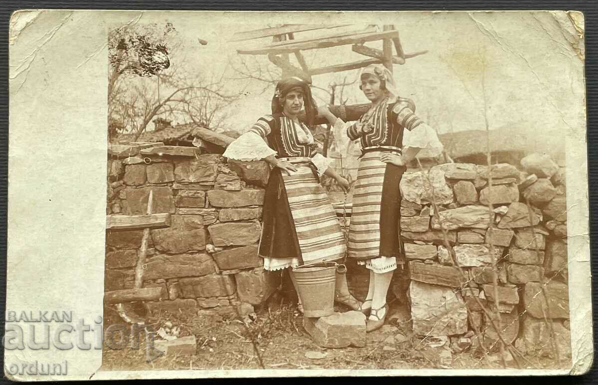 2397 Царство България две моми Кюстендилска носия кладенец