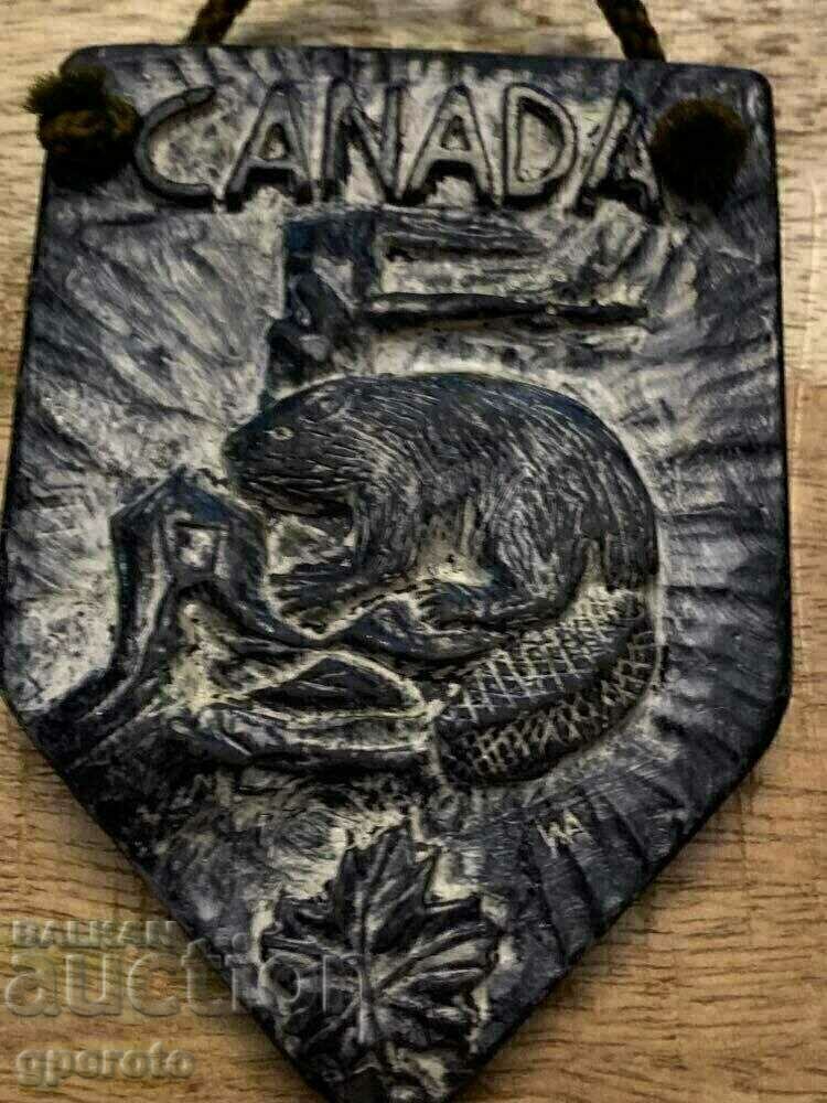 Un suvenir interesant din ceramică canadiană lucrat manual
