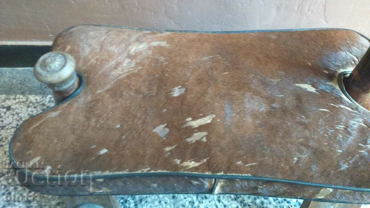 Delivery of OLD CAMEL SADDLE Delivery of OLD CAMEL SADDLE