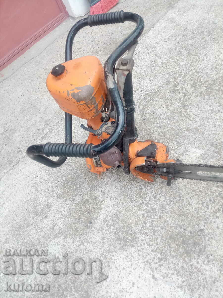 Old wood cutting machine Druzhba with price 99.99 BGN | € 51.12 Old wood cutting machine Druzhba with price 99.99 BGN | € 51.12