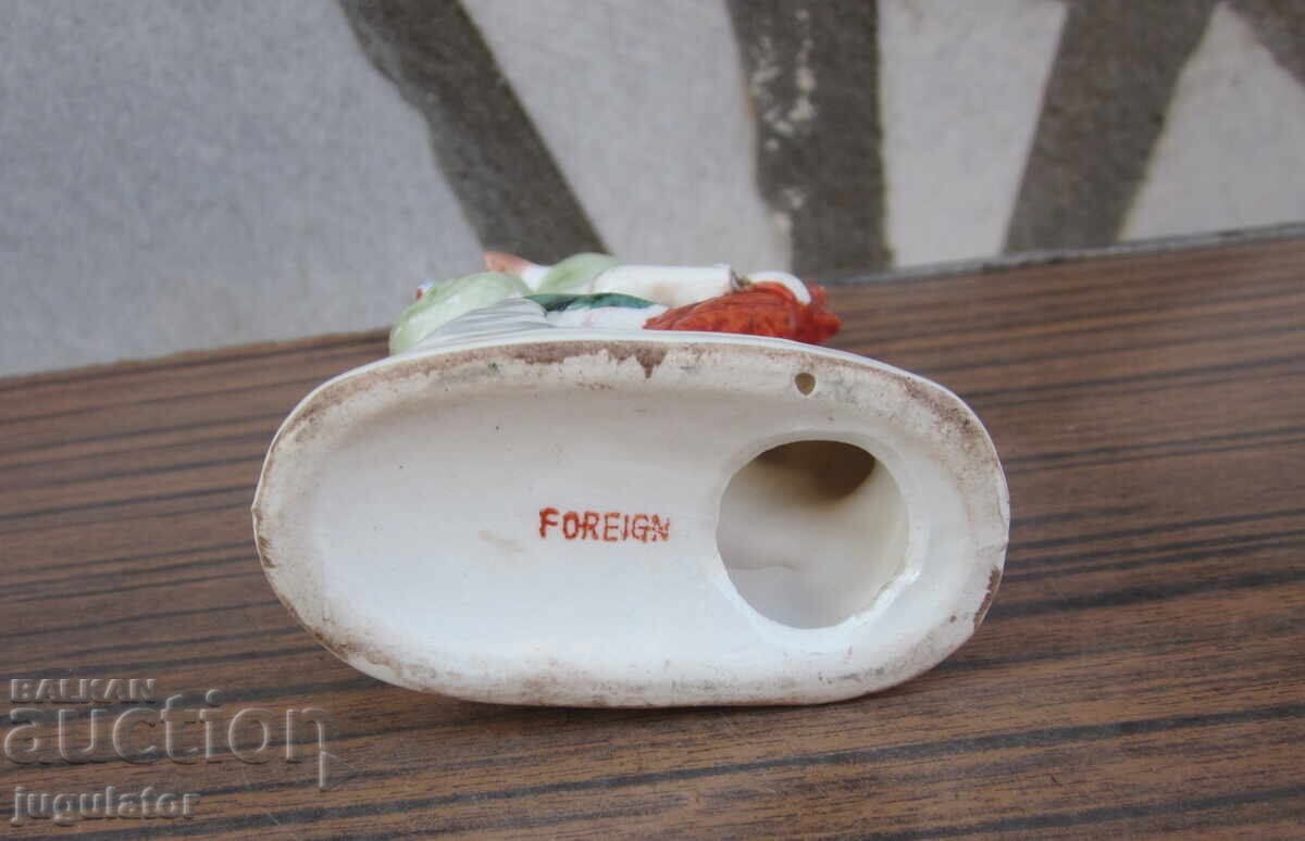 стара порцеланова фигура статуетка момче маркирана FOREIGN - 6