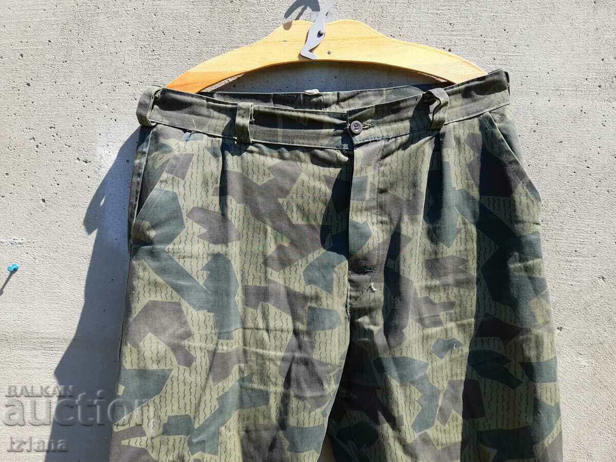 Pantaloni vechi de camuflaj, camuflaj cu preț 15.00 BGN | € 7.67 Pantaloni vechi de camuflaj, camuflaj cu preț 15.00 BGN | € 7.67