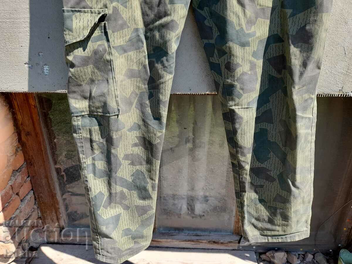 Licitație Pantaloni vechi de camuflaj, camuflaj Licitație Pantaloni vechi de camuflaj, camuflaj