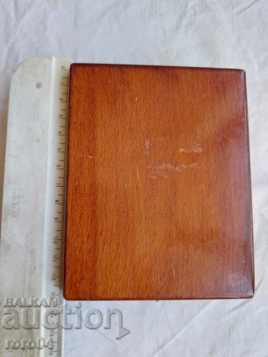 BOX - WOOD - PLUSH with price 19.99 BGN | € 10.22 BOX - WOOD - PLUSH with price 19.99 BGN | € 10.22