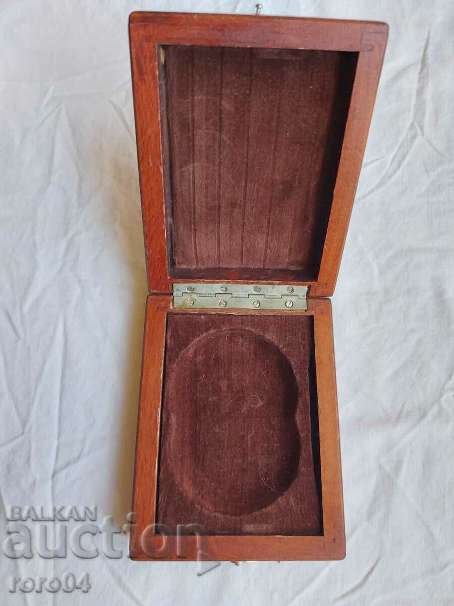 BOX - WOOD - PLUSH