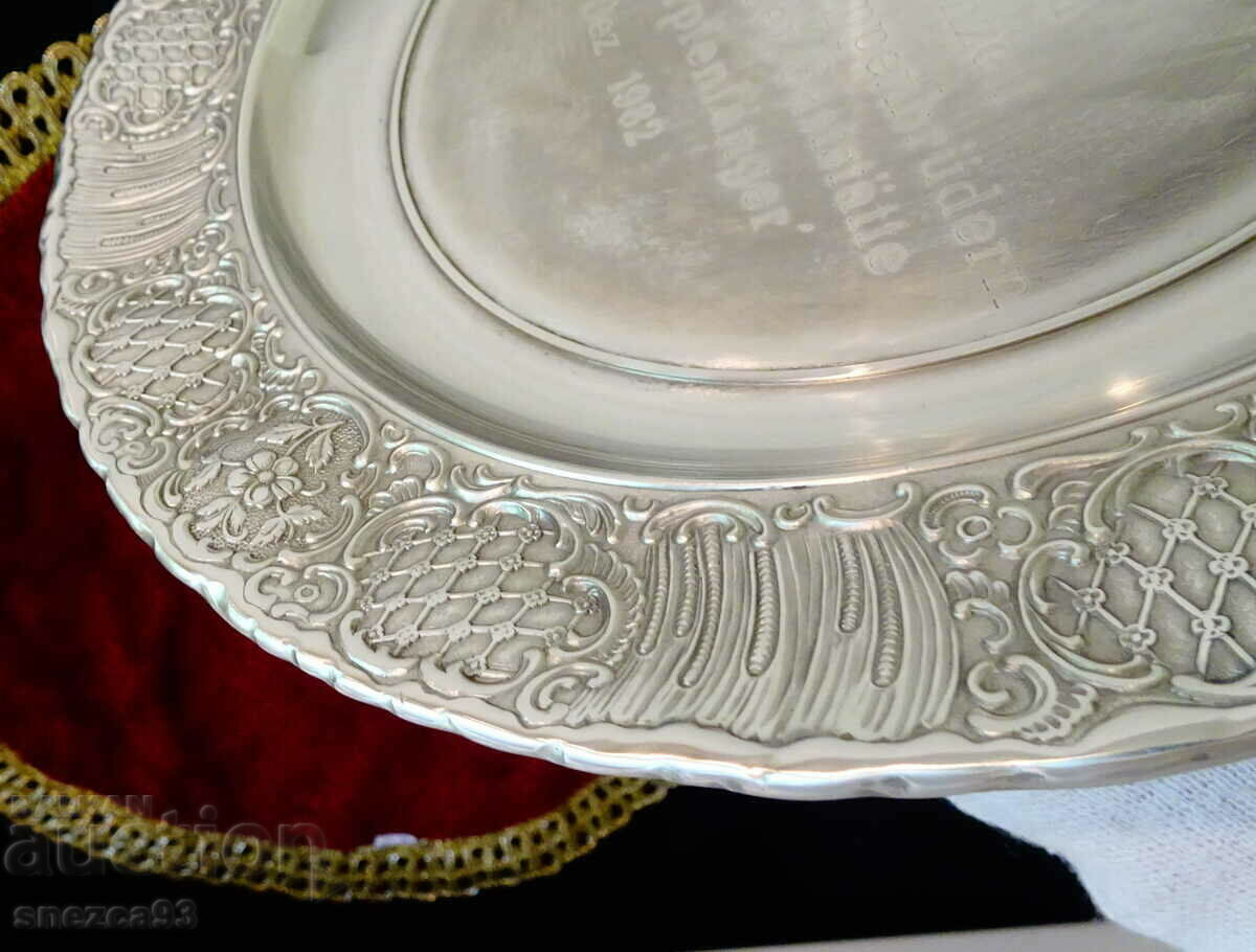 Auction Plate, plateau, BMF tin panel, baroque. Auction Plate, plateau, BMF tin panel, baroque.
