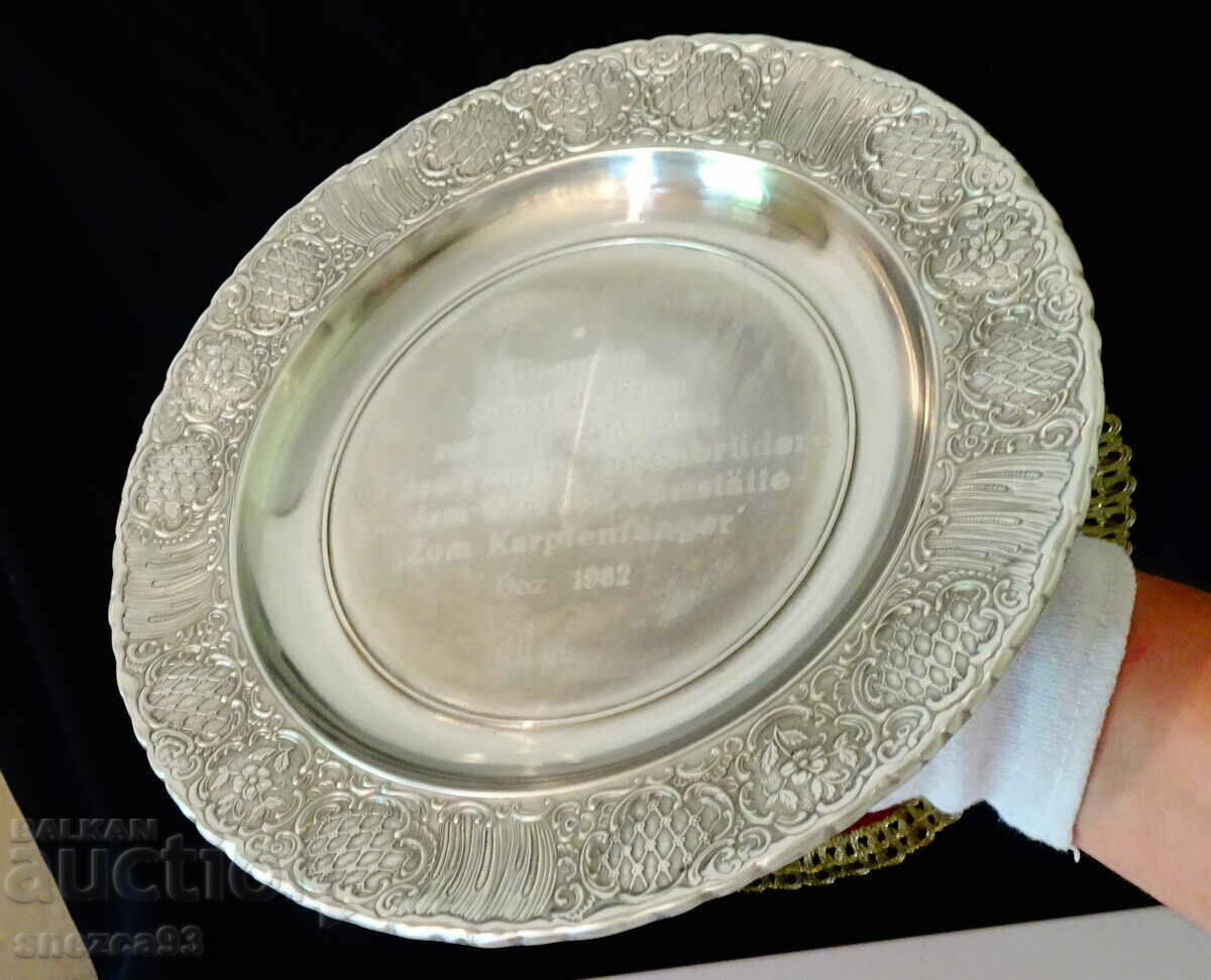 Delivery of Plate, plateau, BMF tin panel, baroque. Delivery of Plate, plateau, BMF tin panel, baroque.