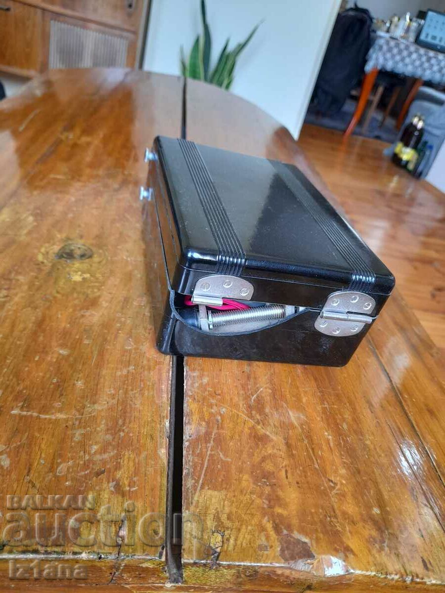 Old Ohm meter M372 with price 60.00 BGN | € 30.68 Old Ohm meter M372 with price 60.00 BGN | € 30.68