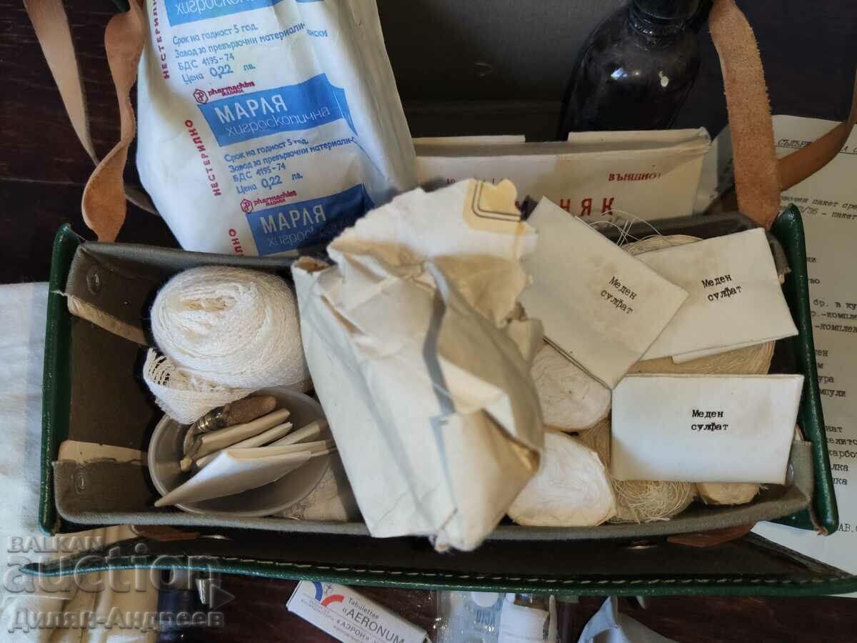 Delivery of Old medical bag, Red Cross - Complete set! Delivery of Old medical bag, Red Cross - Complete set!
