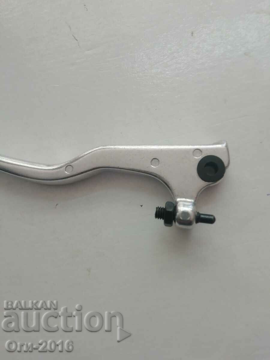 Παράδοση Δεξί μοχλός - φρένο. Γυαλισμένο σε ασήμι Παράδοση Δεξί μοχλός - φρένο. Γυαλισμένο σε ασήμι