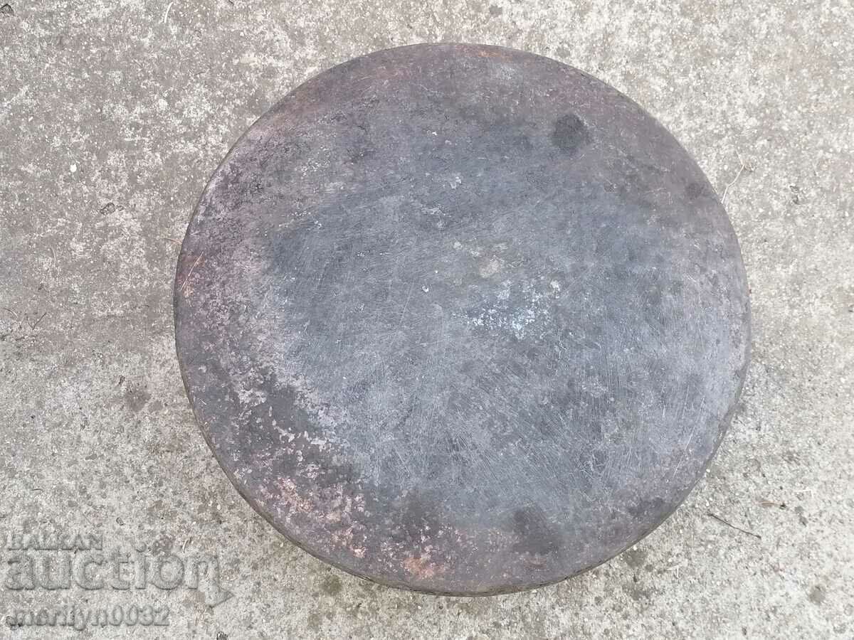 Auction Old harania, a copper pot, a big boiler, a baker, a bumper Auction Old harania, a copper pot, a big boiler, a baker, a bumper