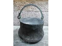 Harania veche, vas de cupru, ceaun mare, cupru, praf