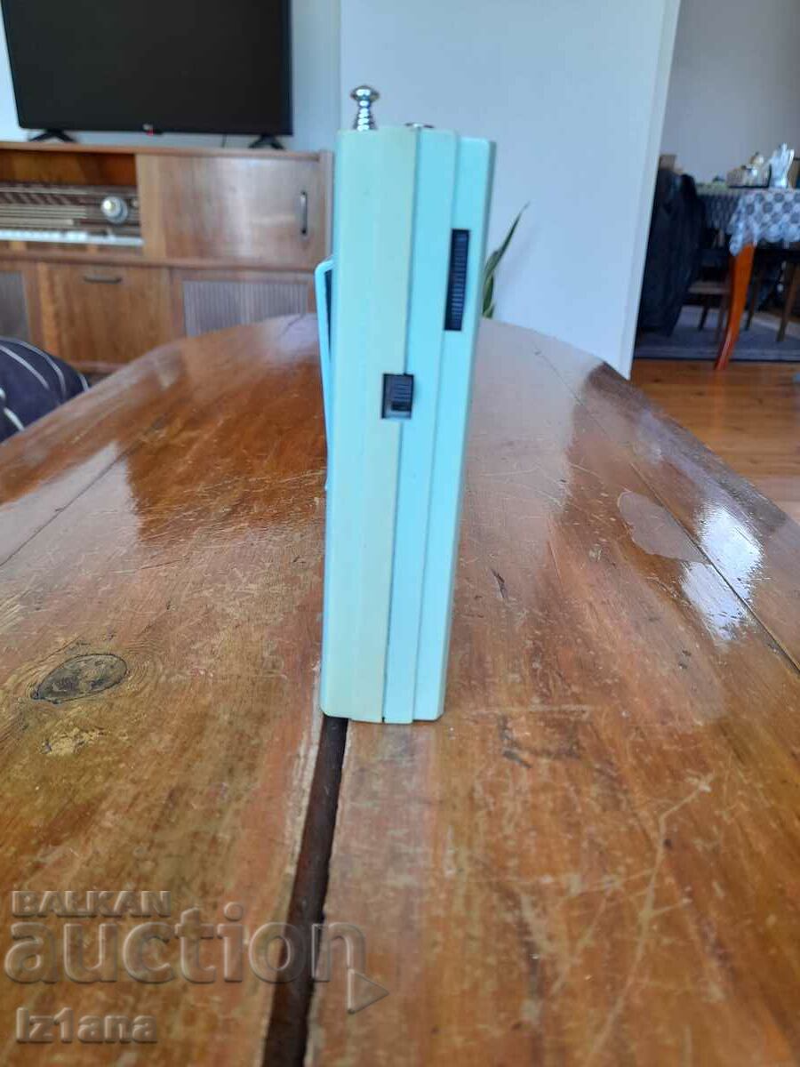 Παλιό ραδιόφωνο, Διεθνές ραδιόφωνο με τιμή 15.00 BGN | € 7.67 Παλιό ραδιόφωνο, Διεθνές ραδιόφωνο με τιμή 15.00 BGN | € 7.67