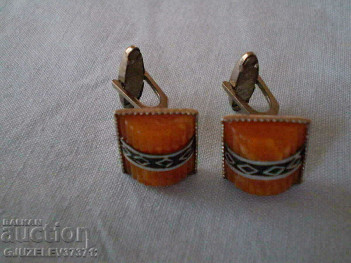 Delivery of RETRO cuffs -BUTONELS Delivery of RETRO cuffs -BUTONELS