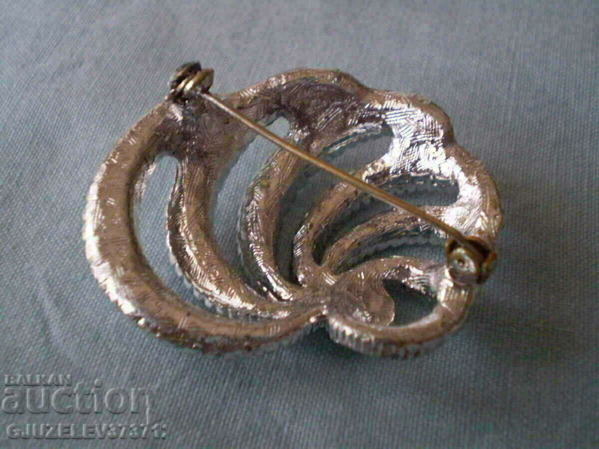 retro Women's brooch with price 19.00 BGN | € 9.71 retro Women's brooch with price 19.00 BGN | € 9.71
