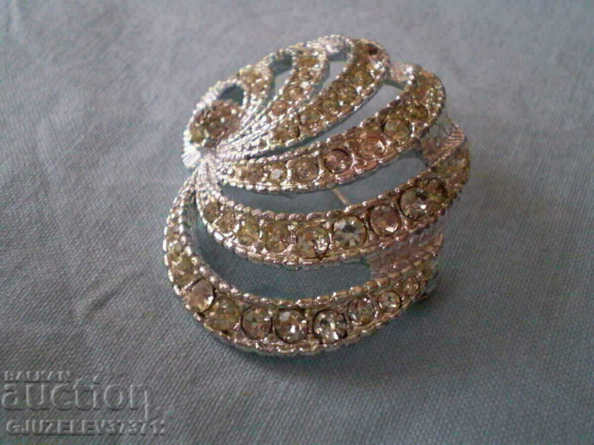 Auction retro Women's brooch Auction retro Women's brooch