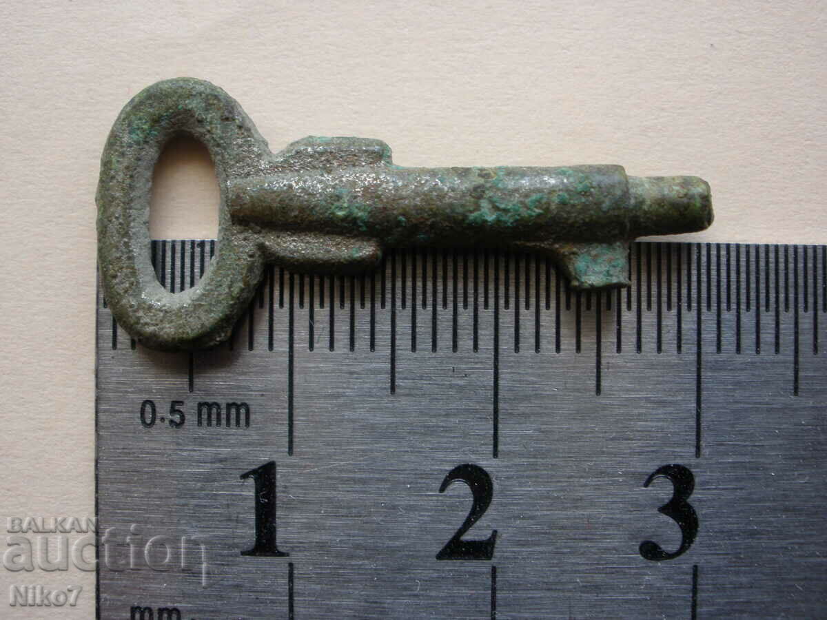 Old, small, interesting key. - 6 Old, small, interesting key. - 6