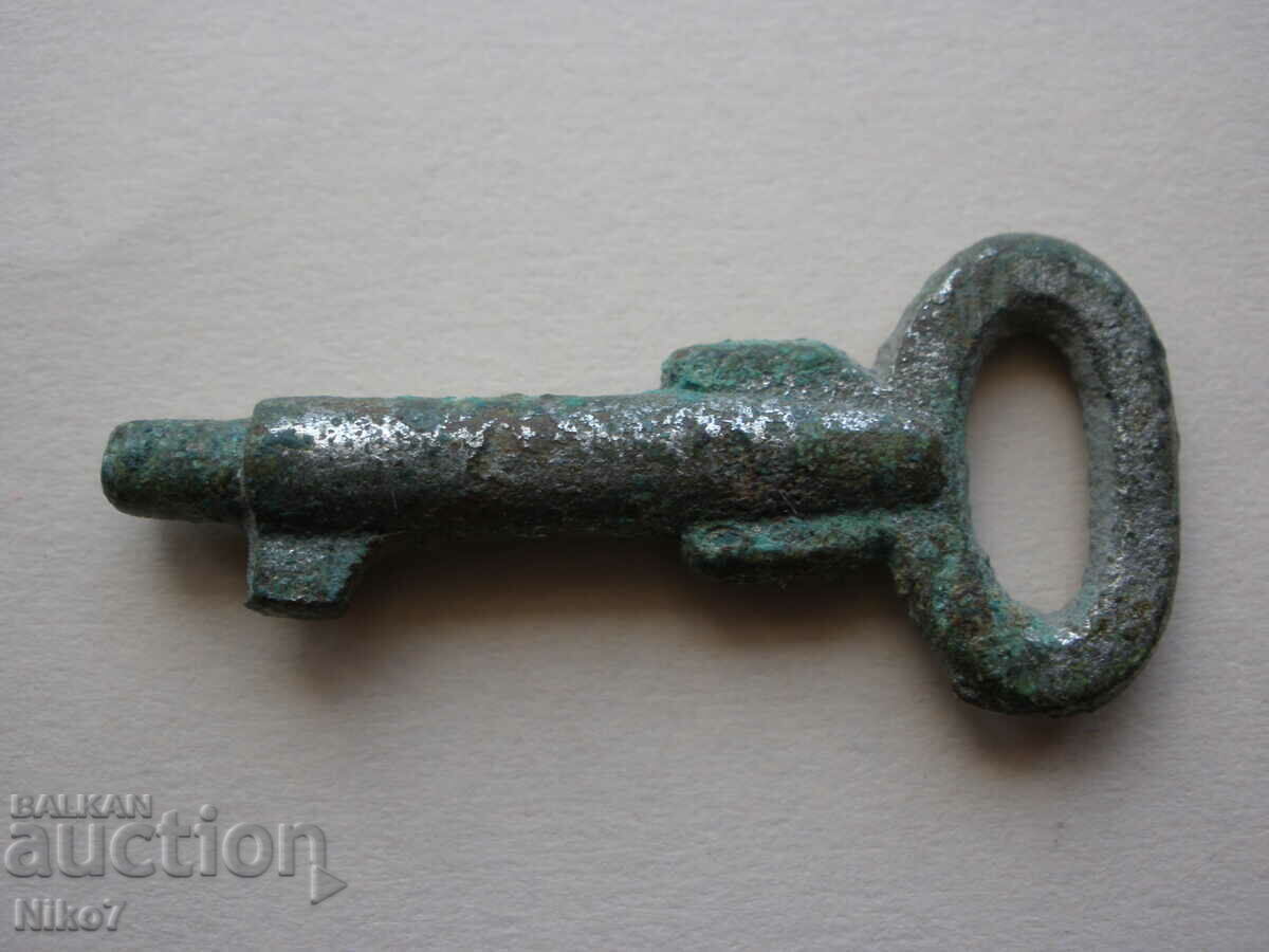 Old, small, interesting key. Old, small, interesting key.