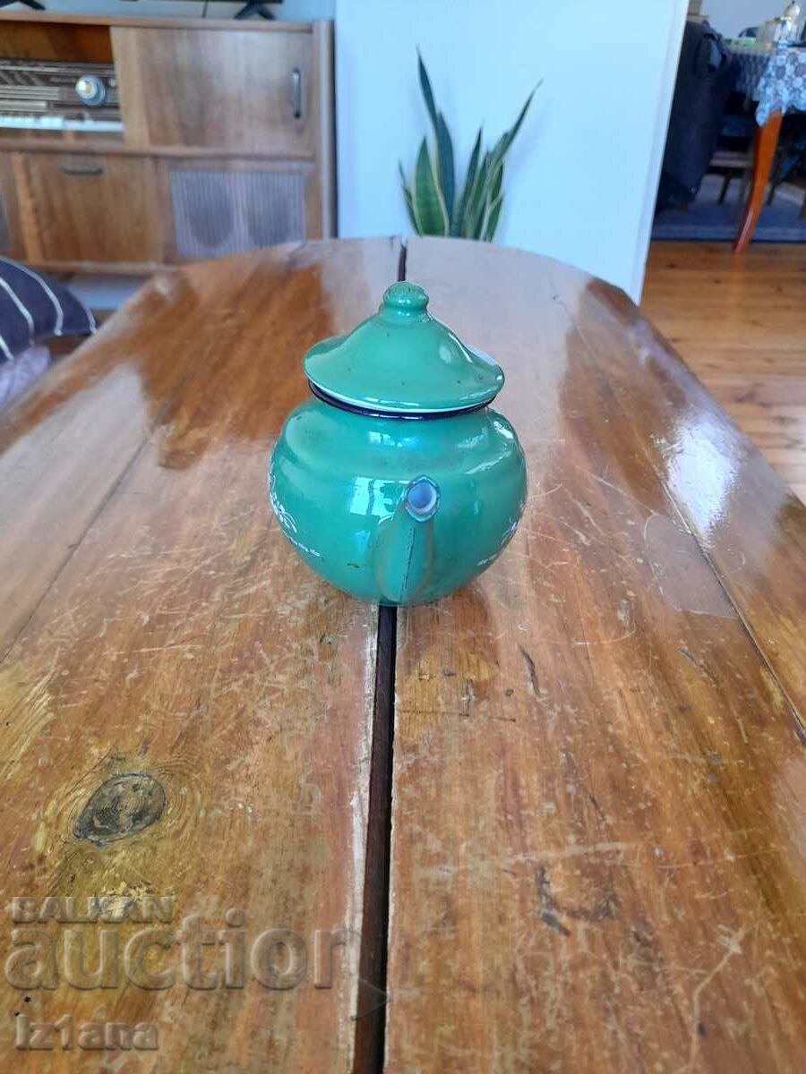 fierbător de apă emailat veche cu preț 28.00 BGN | € 14.32 fierbător de apă emailat veche cu preț 28.00 BGN | € 14.32