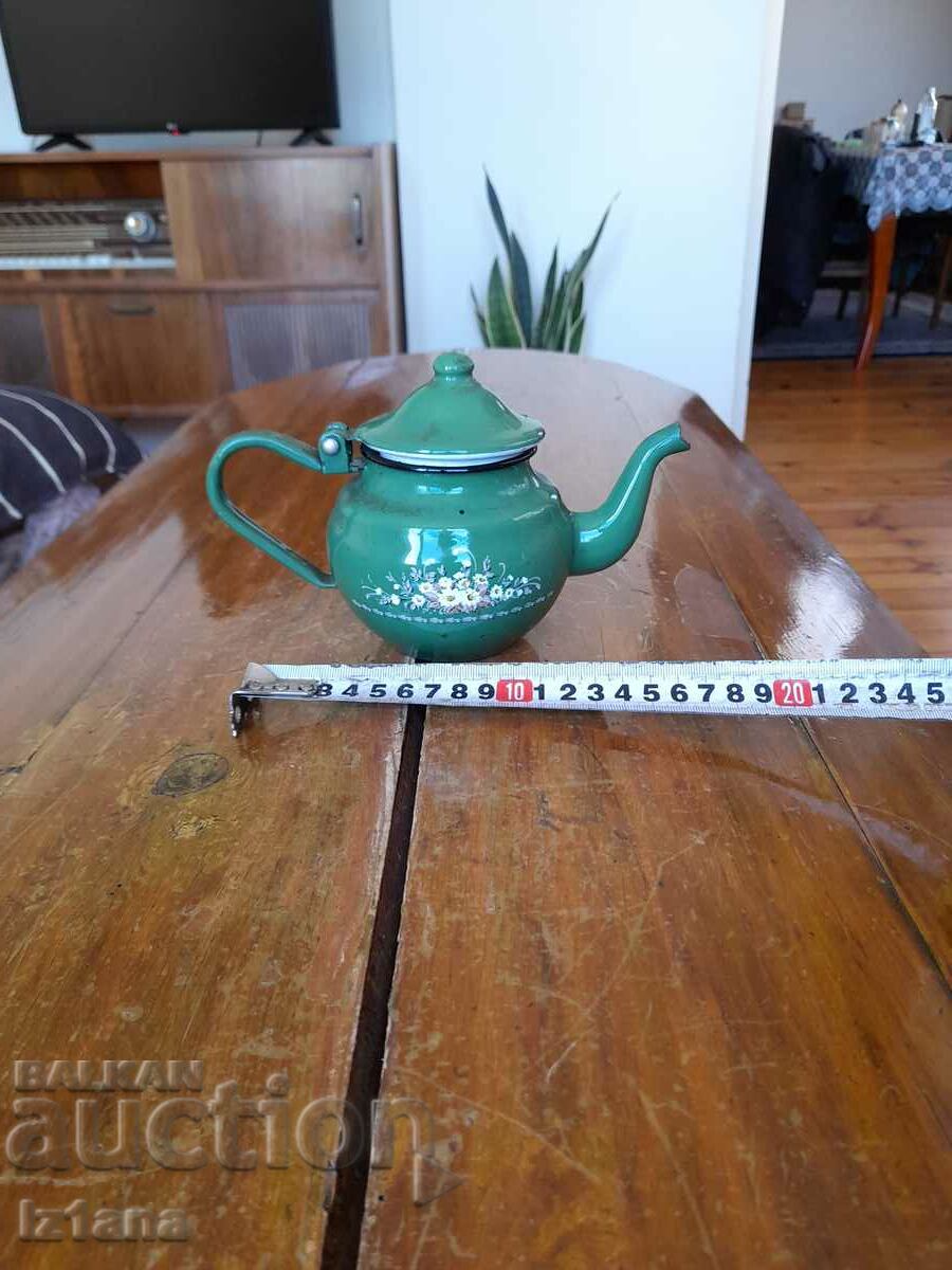 Licitație fierbător de apă emailat veche Licitație fierbător de apă emailat veche