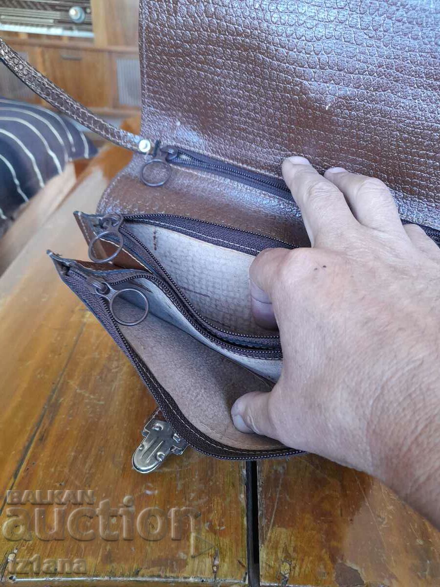 O geantă veche, o geantă de documente - 5 O geantă veche, o geantă de documente - 5